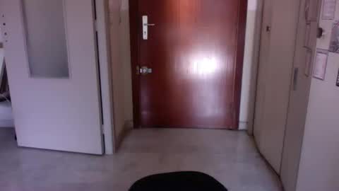 auguste061400 online show from March 7, 2025, 8:23 am