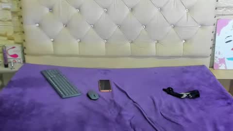 Snapshot of aura_love69 chatting on February 5, 2025, 8:21 am Monii Yi online show from February 5, 2025, 8:21 am