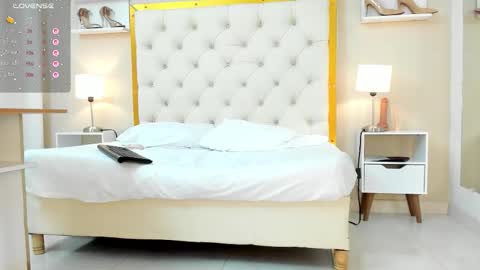 Aura sanders online show from October 27, 2025, 12:20 pm