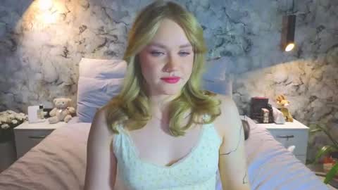 Kate online show from November 10, 2025, 5:23 pm