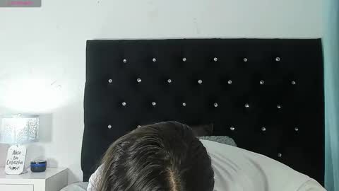 aurora_lenovic online show from October 3, 2025, 3:31 pm