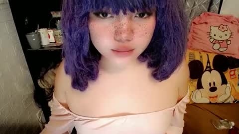 cute online show from February 24, 2025, 1:24 am