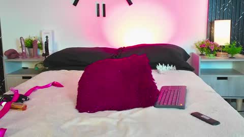 Snapshot of aurora_petitee chatting on April 10, 2026, 2:00 pm Aurora online show from April 10, 2026, 2:00 pm