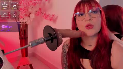 Snapshot of aurora_sweet2 chatting on December 2, 2025, 11:34 pm Madison online show from December 2, 2025, 11:34 pm