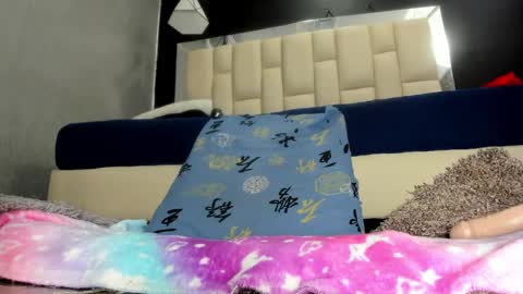 auroraa_miller online show from January 28, 2025, 6:17 pm