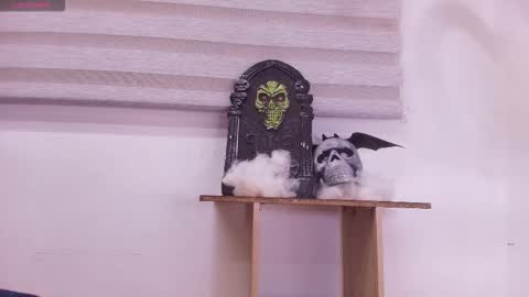 auroraa_miller online show from October 10, 2025, 11:53 am