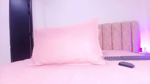 Snapshot of auroraa_miller chatting on November 15, 2025, 11:51 am auroraa_miller online show from November 15, 2025, 11:51 am