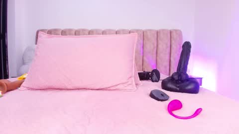 Snapshot of auroraa_miller chatting on November 18, 2025, 11:58 am auroraa_miller online show from November 18, 2025, 11:58 am