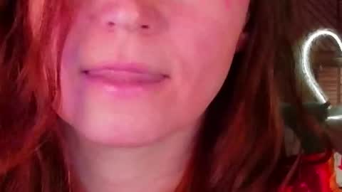 auroraborealis__ online show from November 26, 2025, 6:47 am