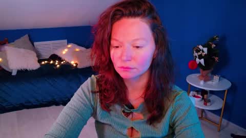 auroraborealis__ online show from January 11, 2026, 6:51 am