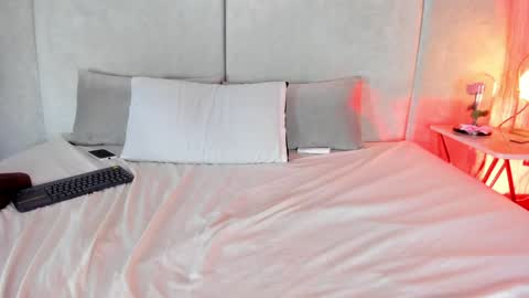 ...  ... online show from February 7, 2025, 3:12 am