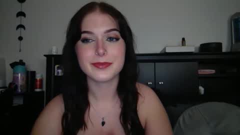 auroralightz1 online show from September 20, 2025, 2:34 am