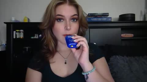 Snapshot of auroralightz1 chatting on March 3, 2026, 4:13 pm auroralightz1 online show from March 3, 2026, 4:13 pm