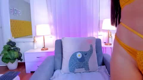 Snapshot of auroramiiller chatting on October 2, 2025, 9:22 pm Aurora Miiller online show from October 2, 2025, 9:22 pm