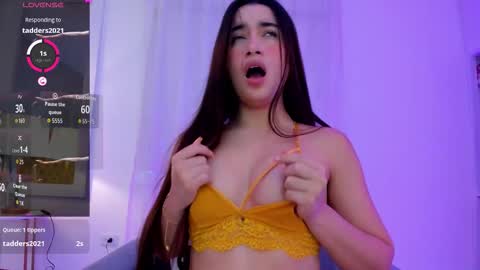 Snapshot of auroramiiller chatting on November 5, 2025, 9:15 pm Aurora Miiller online show from November 5, 2025, 9:15 pm