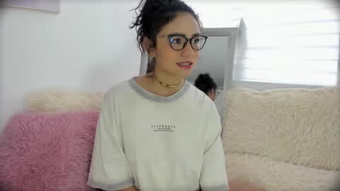 Aurora Ponce online show from September 10, 2025, 6:08 pm