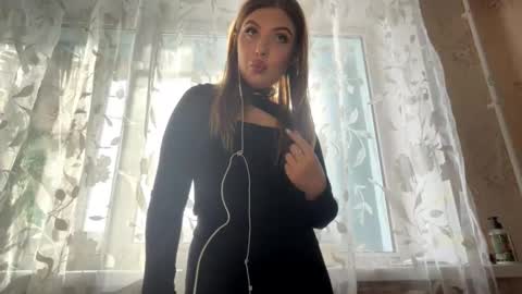 Snapshot of aurorekhuu chatting on February 11, 2026, 11:04 am Elizabeth online show from February 11, 2026, 11:04 am