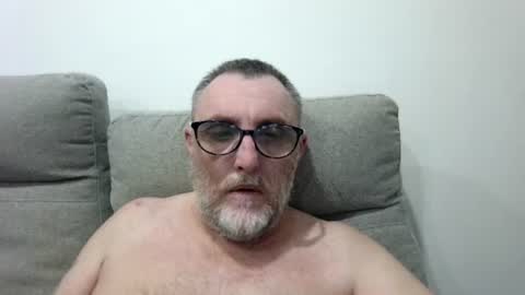 Snapshot of aussie_ozzie chatting on July 27, 2026, 7:04 am aussie_ozzie online show from July 27, 2026, 7:04 am
