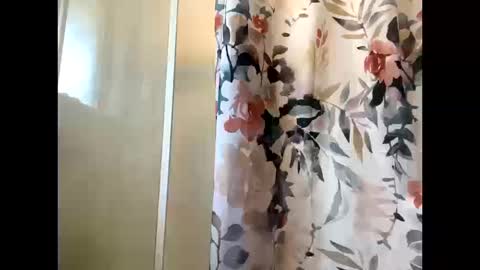 Milf4u online show from December 17, 2025, 4:18 am