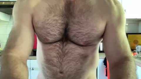AussieMuscleDad online show from June 1, 2026, 3:41 am