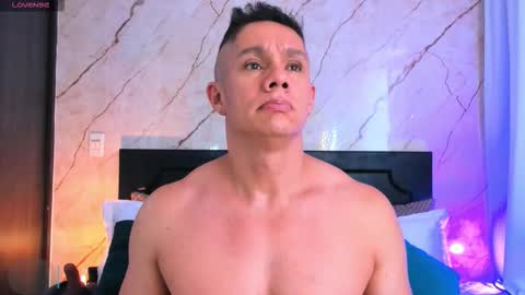 Austin online show from November 5, 2025, 6:08 pm