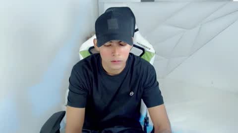 AUSTIN online show from October 4, 2025, 1:42 pm