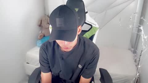 AUSTIN online show from October 15, 2025, 1:00 pm