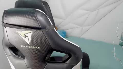 AUSTIN online show from November 1, 2025, 4:09 pm