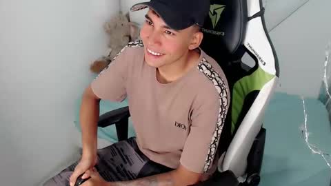 AUSTIN online show from November 5, 2025, 12:27 pm