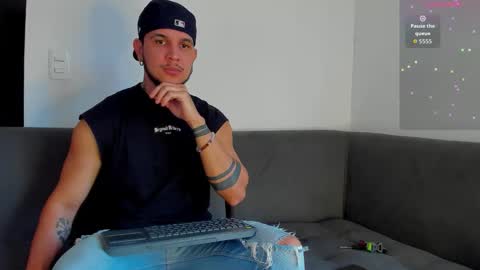 A online show from October 25, 2025, 9:53 pm