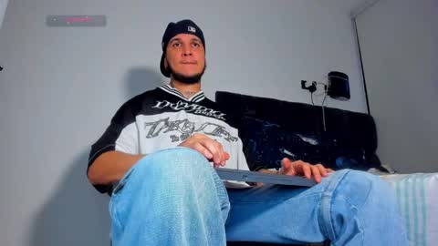 Snapshot of austin_curry chatting on June 3, 2026, 12:35 am A online show from June 3, 2026, 12:35 am