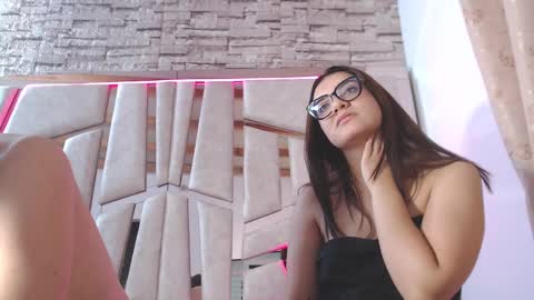 austin_mia45 online show from February 24, 2025, 9:10 am