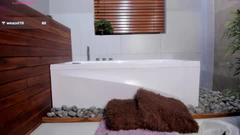 Austin  online show from October 5, 2025, 8:40 pm