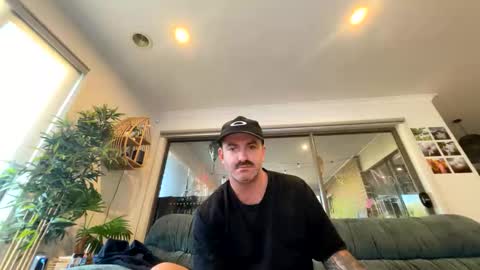 Snapshot of austintoner85 chatting on April 25, 2026, 5:21 am austintoner85 online show from April 25, 2026, 5:21 am