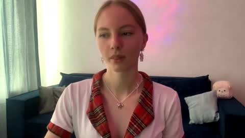 Annie online show from September 10, 2025, 9:09 am