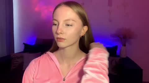 Annie online show from September 17, 2025, 3:14 pm