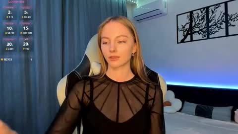 Annie online show from November 19, 2025, 3:12 pm