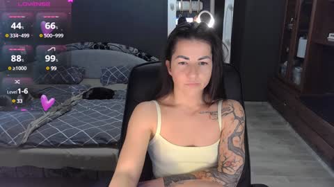 Ava online show from December 4, 2024, 10:13 am