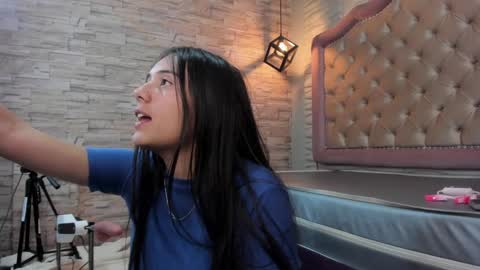 Snapshot of ava_broown chatting on January 21, 2025, 3:15 am online show from January 21, 2025, 3:15 am