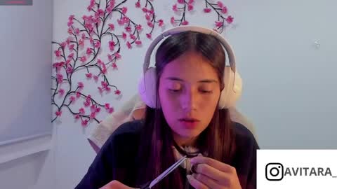 Snapshot of ava_broown chatting on May 13, 2026, 1:36 am online show from May 13, 2026, 1:36 am