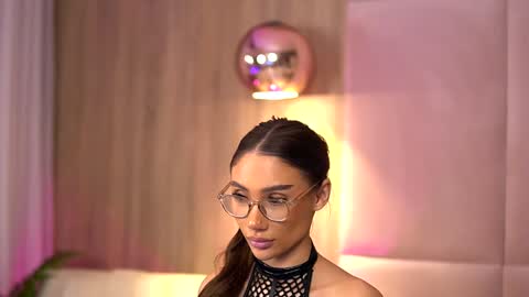 Ava online show from January 8, 2025, 4:44 am