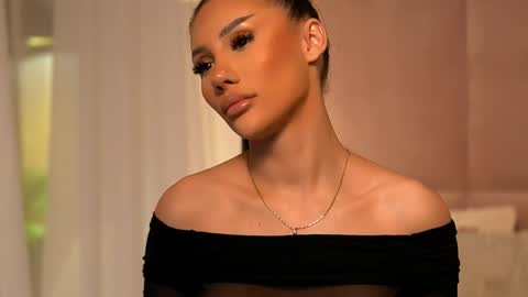 Ava online show from April 27, 2026, 1:36 am