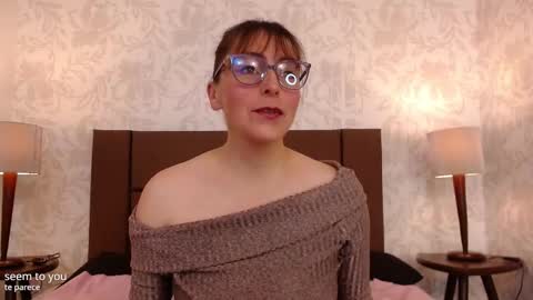 Snapshot of ava_raye chatting on October 6, 2025, 7:33 pm Ava online show from October 6, 2025, 7:33 pm