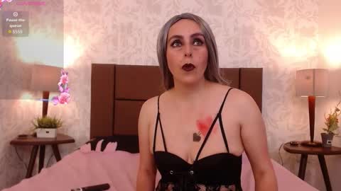 Snapshot of ava_raye chatting on October 31, 2025, 8:21 pm Ava online show from October 31, 2025, 8:21 pm