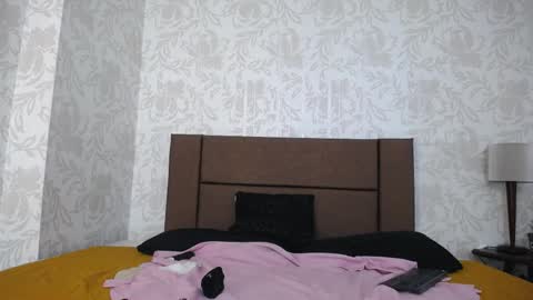 Snapshot of ava_raye chatting on April 20, 2026, 7:04 pm Ava online show from April 20, 2026, 7:04 pm
