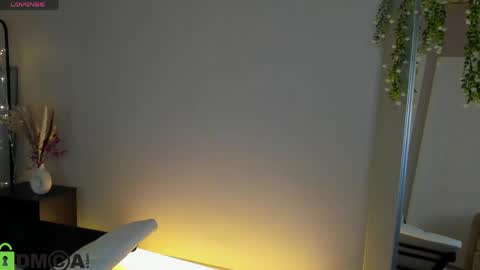 ava_sterling online show from May 5, 2026, 1:13 am