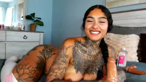 Snapshot of avaa_eve chatting on October 21, 2025, 5:24 pm Ava Eve online show from October 21, 2025, 5:24 pm