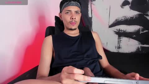 Snapshot of avaggi chatting on September 12, 2025, 10:43 pm Avaggi online show from September 12, 2025, 10:43 pm