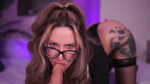 Ava online show from January 14, 2026, 4:40 am