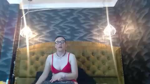 avanahomi online show from September 25, 2025, 8:51 am